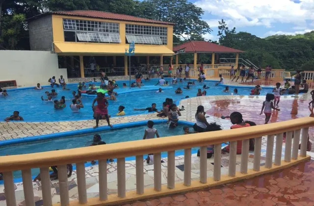Vacacional Piedra Blanca Bonao piscine